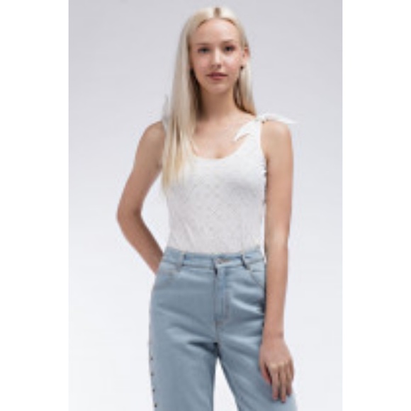 EYELET EMBROIDERED BODYSUIT - Picture 4 of 8